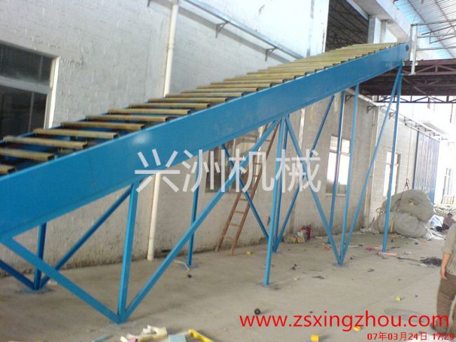Slope conveyor line